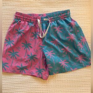 Chubbies Men’s 5.5 inseam Bathing Suit - Pink and Teal - size small